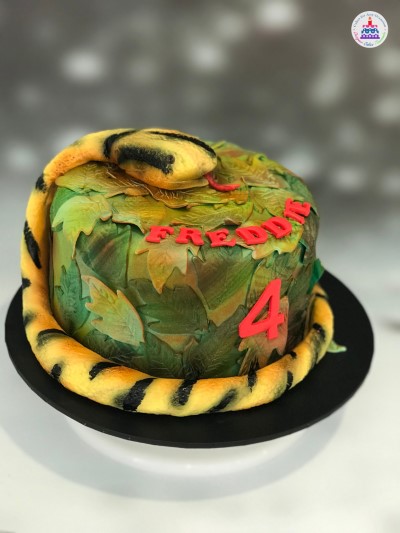 Snake Round Cake.jpg